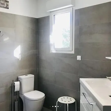 - L'ile-rousse Bord De 3 Pieces 4 Personnes Apartment *