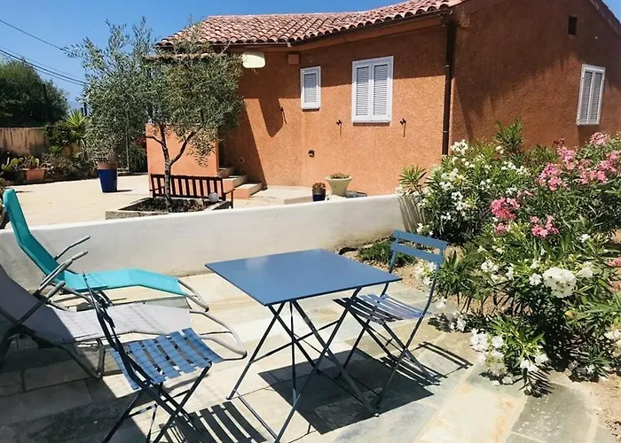 شقة - L'ile-rousse Bord De 3 Pieces 4 Personnes *
