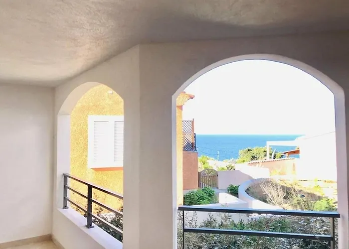 - L'ile-rousse Bord De 3 Pieces 4 Personnes Lägenhet