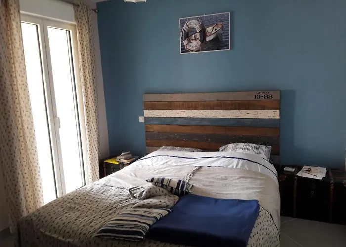 - L'ile-rousse Bord De 3 Pieces 4 Personnes